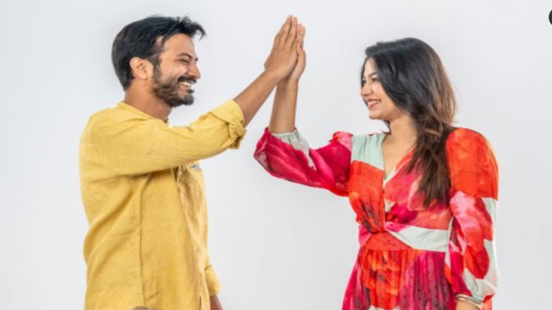 হইচই'য়ে  ইয়াশ-ইভানের ‘একসাথে আলাদা’